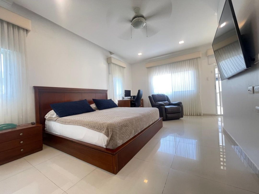 CASA EN VENTA URB. MIRASOL | KM 5.5 SAMBORONDÓN | 3 Habitaciones  | Sala de tv.  |  $298.000 — imagen 4