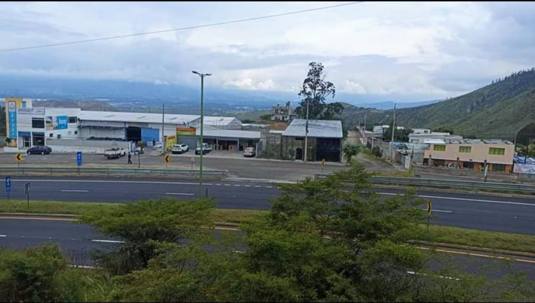 En Venta Terreno con Dos Frentes, en Calderon, por Peaje de Oyacoto — imagen 5