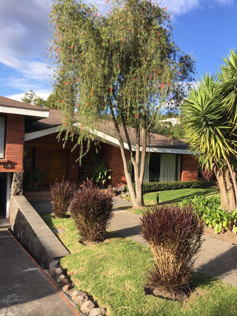 Gran Oportunidad! Casa de Lujo en Venta en Cumbayá con Piscina y Terreno de + 2000 m. Provincia de Pichincha — imagen 9