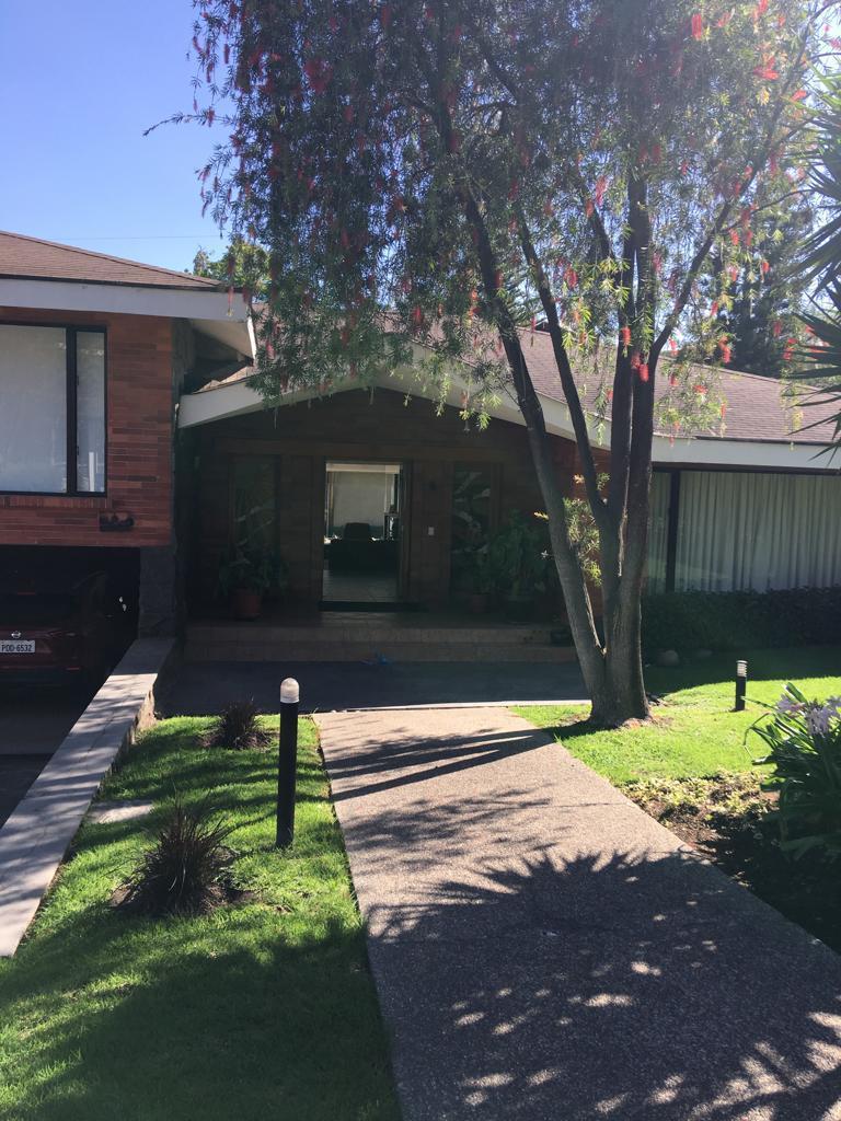 Gran Oportunidad! Casa de Lujo en Venta en Cumbayá con Piscina y Terreno de + 2000 m. Provincia de Pichincha — imagen 8