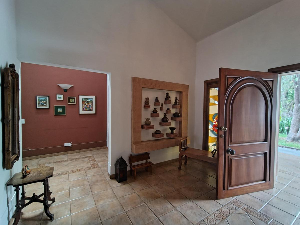De Oportunidad! Casa de Lujo en Venta en Cumbayá con Piscina y Terreno de Más de 2000 m. Provincia de Pichincha — imagen 2