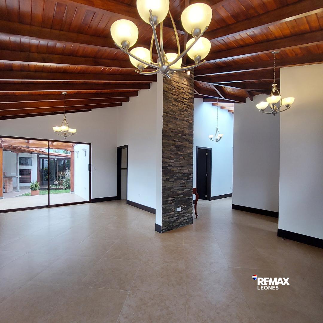 Casa con 4 Dorm. en Venta en Los Chillos, 598 m² — imagen 10