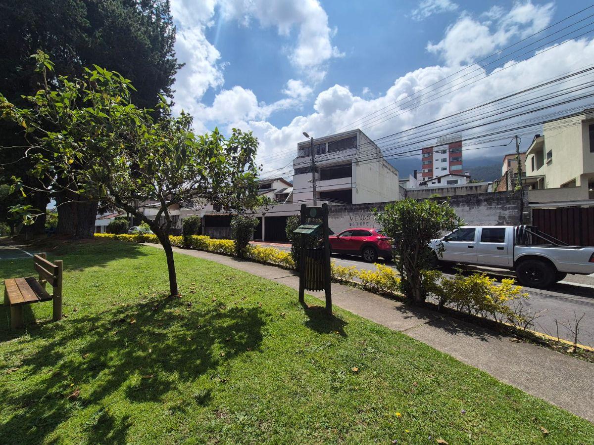 Único y Espectacular Terreno 307 m² Urbanizacion Privada Pinar Bajo — imagen 3