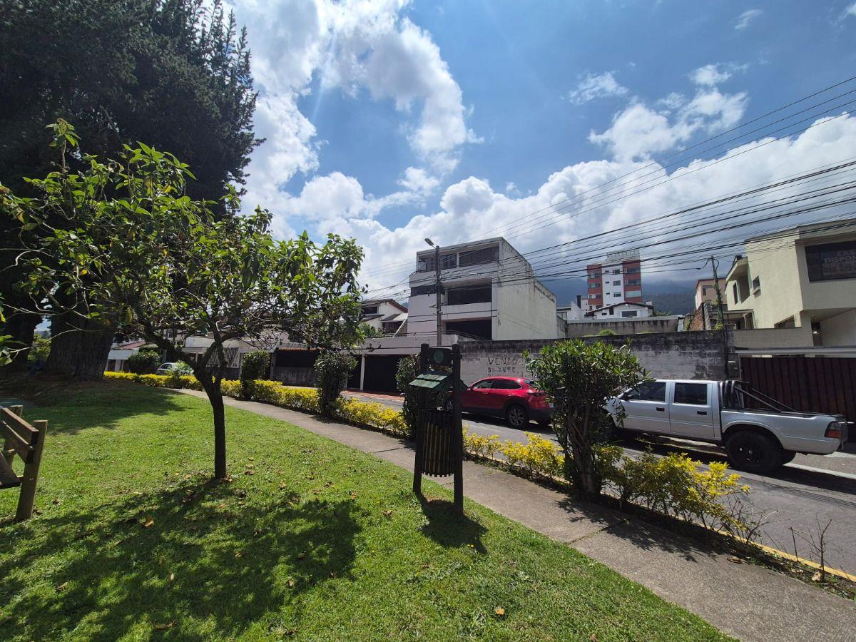 Único y Espectacular Terreno 307 m² Urbanizacion Privada Pinar Bajo — imagen 2