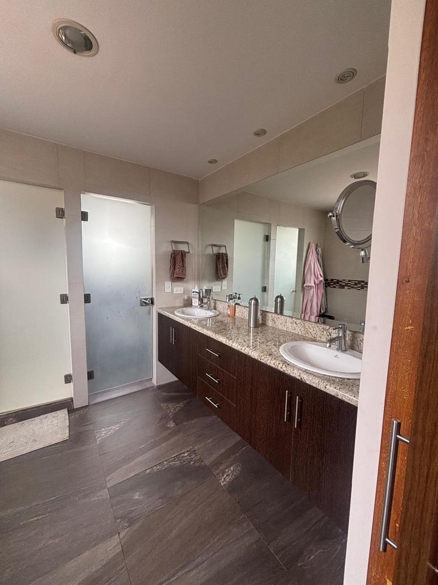Hermosa Casa en Urbanización Cerrada Quito. Sector El Pinar Bajp Pr — imagen 9