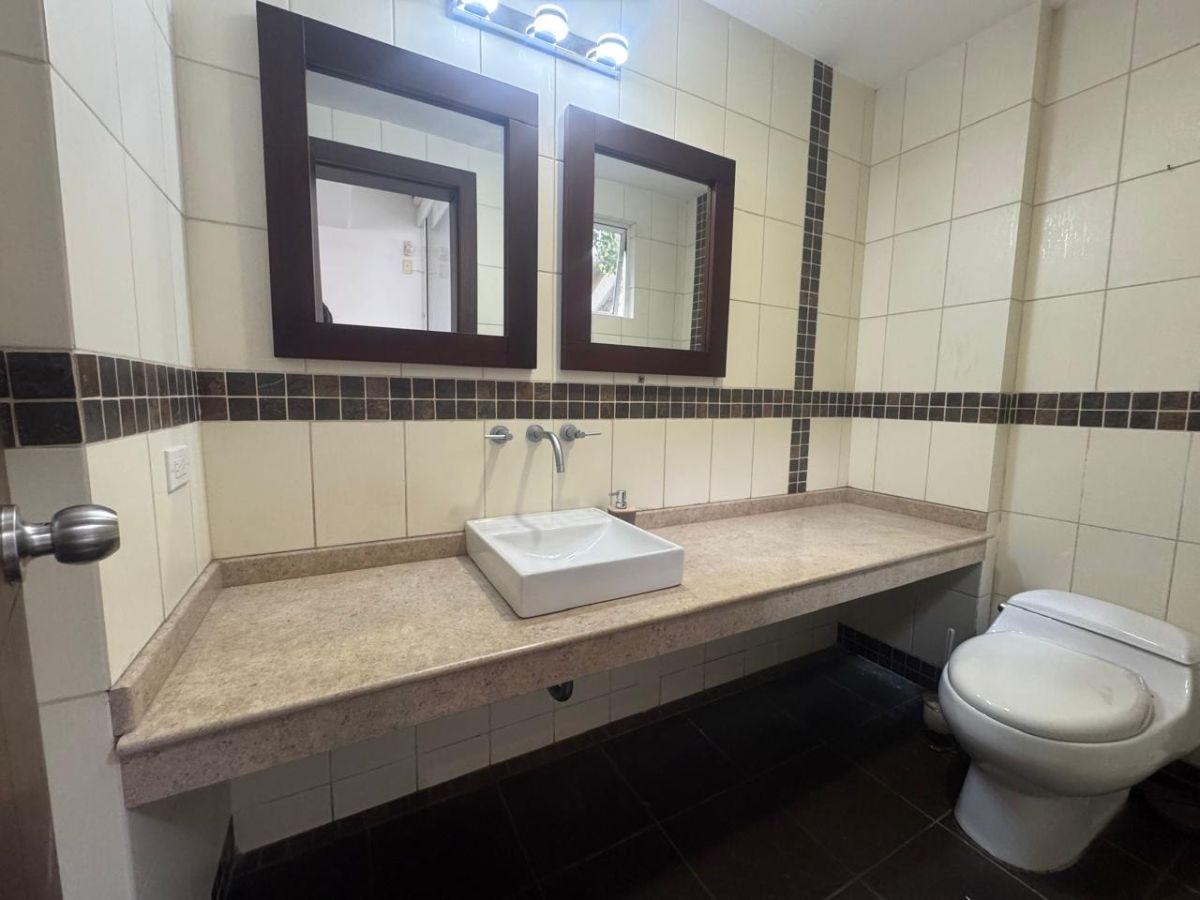 Casa en Venta en Tumbaco en Urbanización La Viña — imagen 8