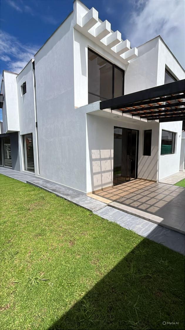 Casa en Venta Independiente Estilo Minimalista en El Valle de Los Chillos — imagen 6
