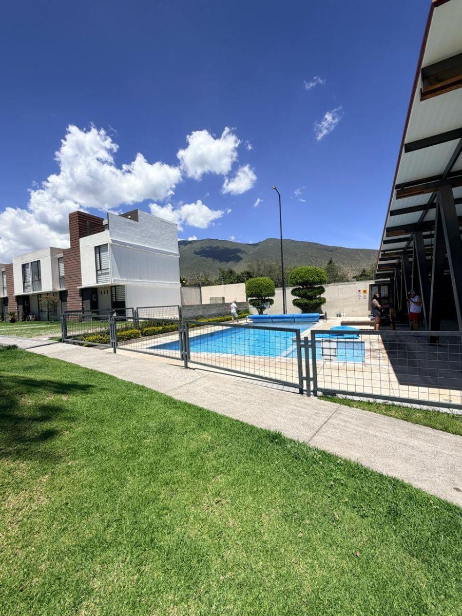 Se Vende Linda Casa en Pomasqui de Tres Plantas — imagen 10