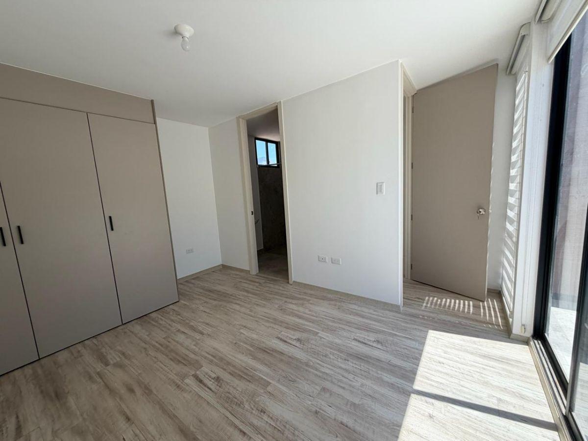 Se Vende Linda Casa en Pomasqui de Tres Plantas — imagen 2