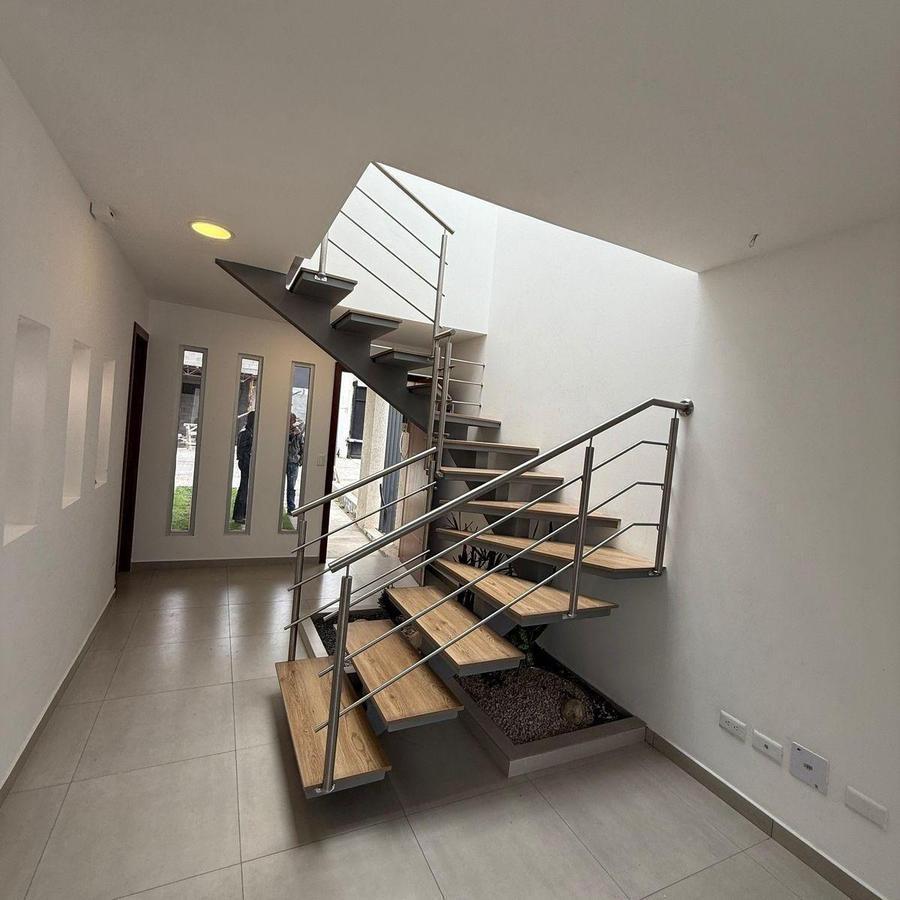 Vendo Casa Exclusiva de 2 Plantas en Conjunto Privado, Llano Grande — imagen 9