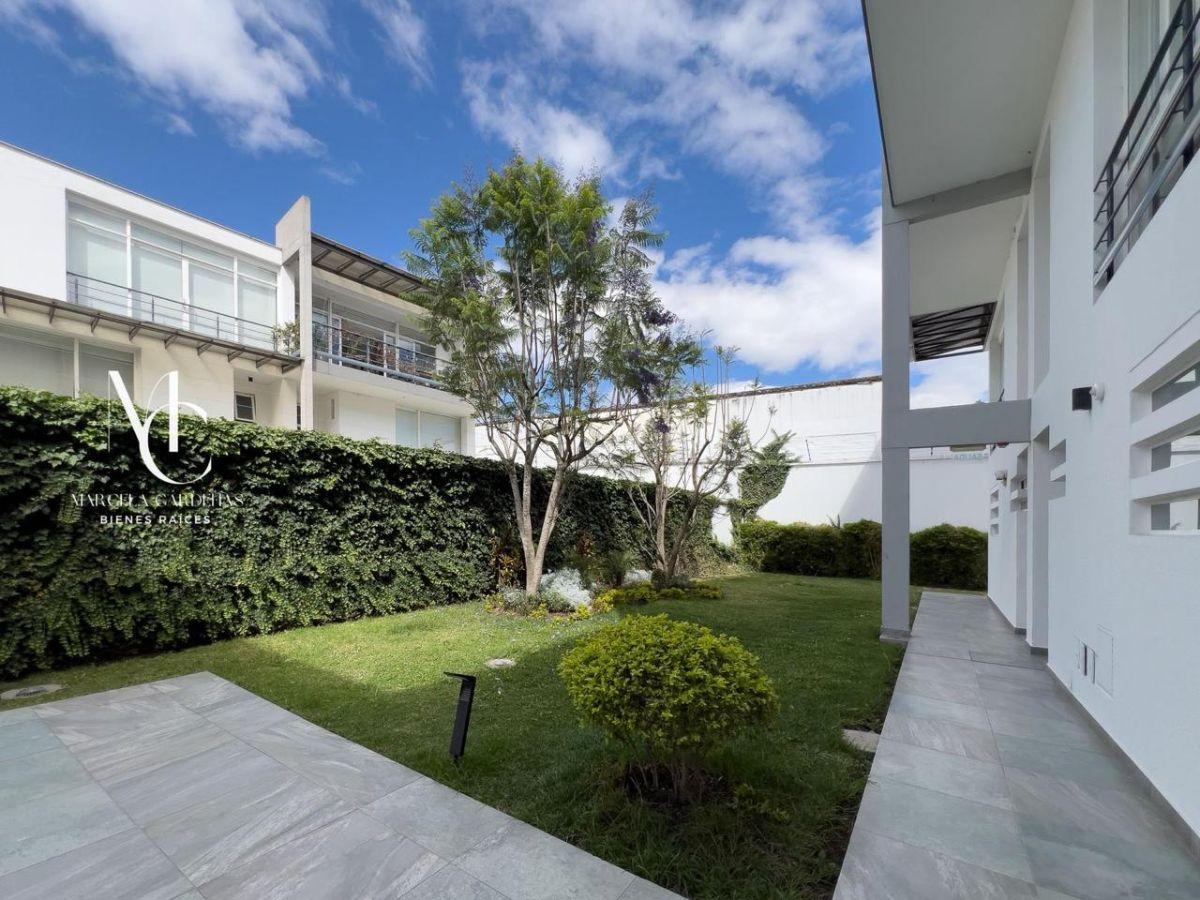 Departamento Duplex con Jardín de 126 m² con 2 Recámaras en Venta en San Patricio de Cumbayá — imagen 10