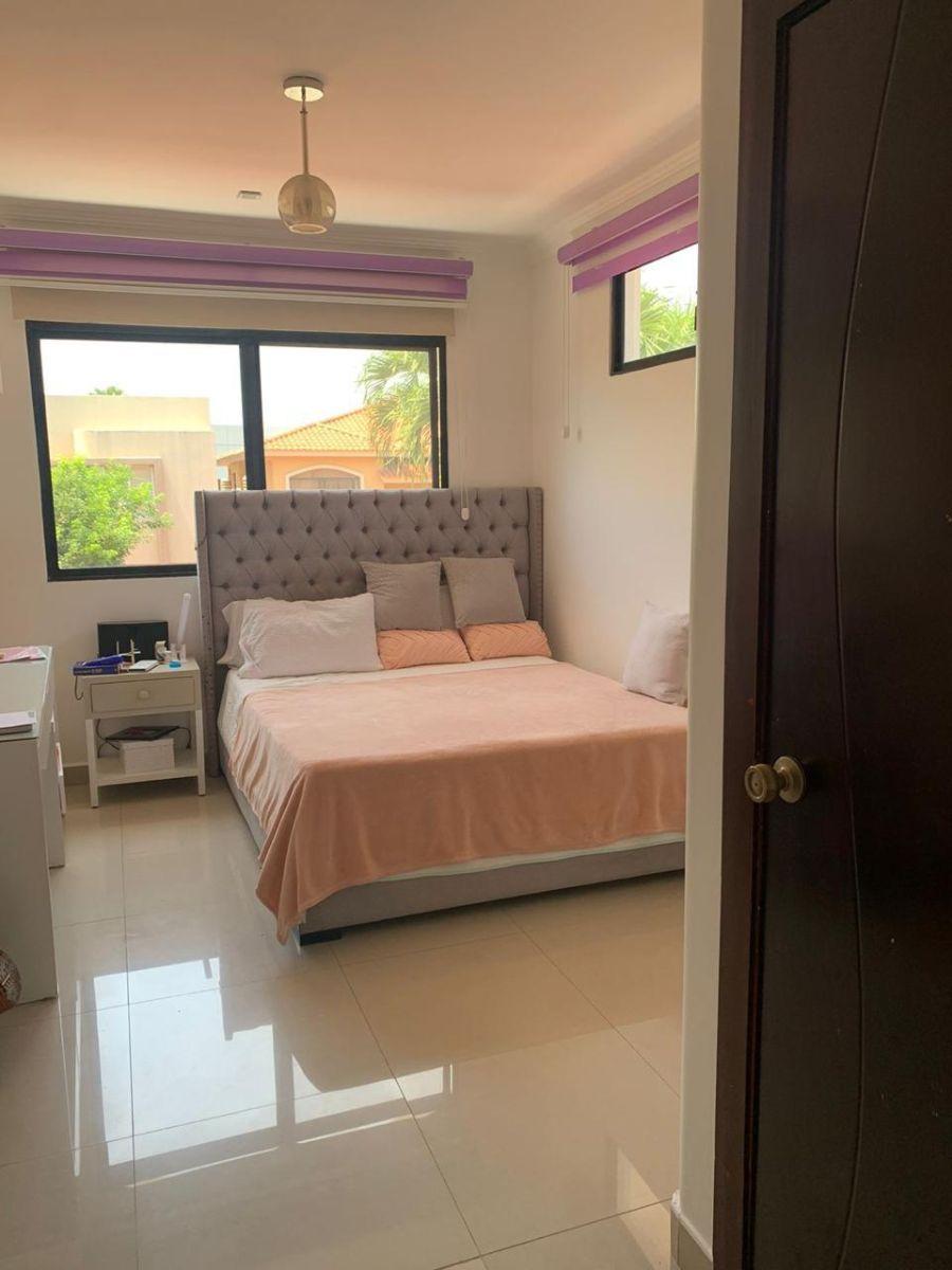 Venta Casa de Cuatro Habitaciones en Urbanización Vista Sol vía Samborondón, Guayas — imagen 2
