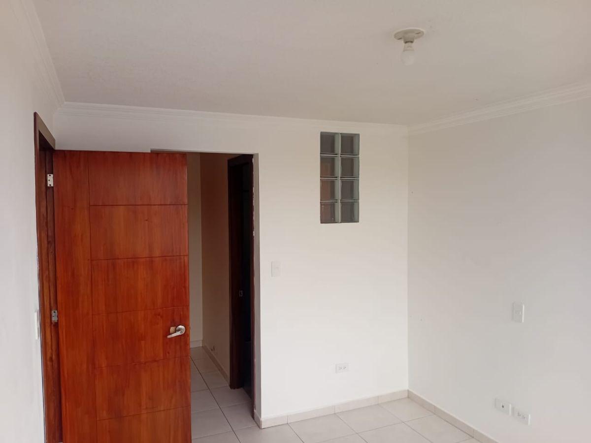 Casa de Venta o Renta Precio de Oportunidad de 3 Plantas Sector Pusuqui — imagen 2