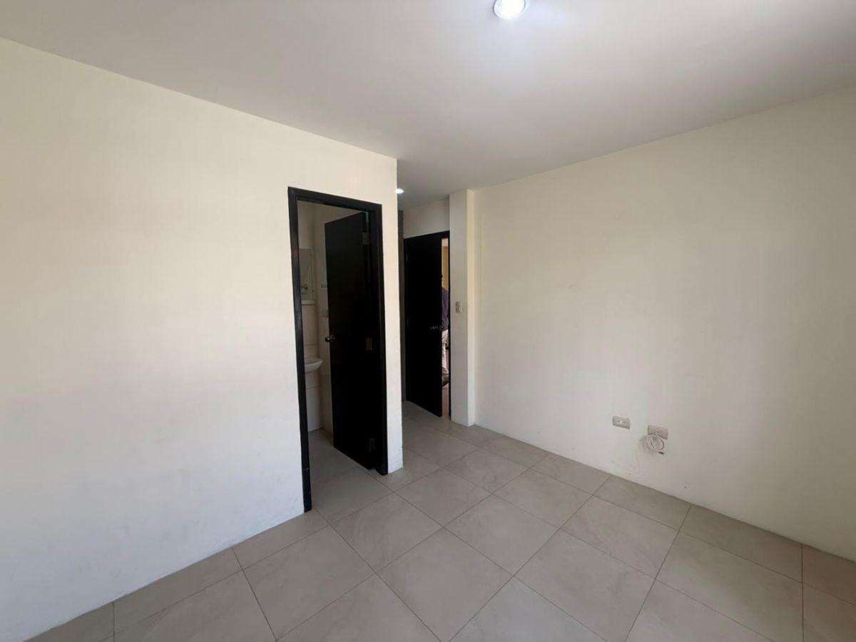 Casa en Venta Urbanización La Rioja Et. Asturias, Guayas — imagen 2