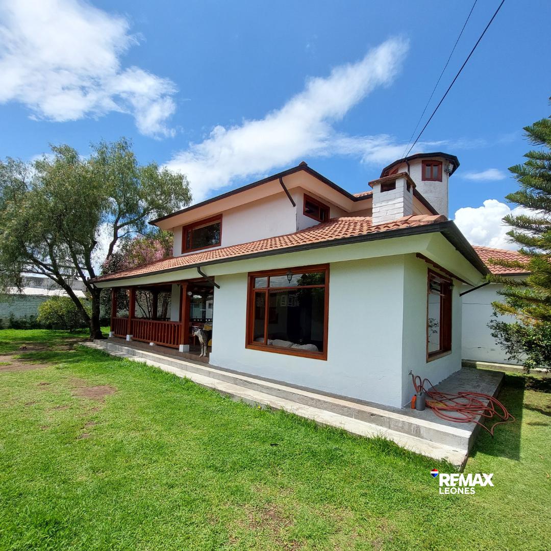 Vive a Lo Grande en San Gabriel: Residencia Exclusiva con Sala de Cine y 6 Parqueaderos — imagen 10