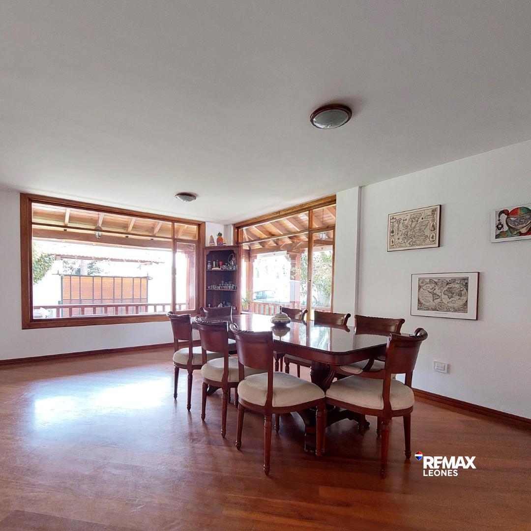 Vive a Lo Grande en San Gabriel: Residencia Exclusiva con Sala de Cine y 6 Parqueaderos — imagen 8