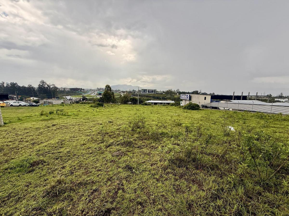 Terreno en Venta 1.934 m² Para Desarrollo Residencial o Inversión - Sector El Bergel Bajo, Tababela — imagen 3