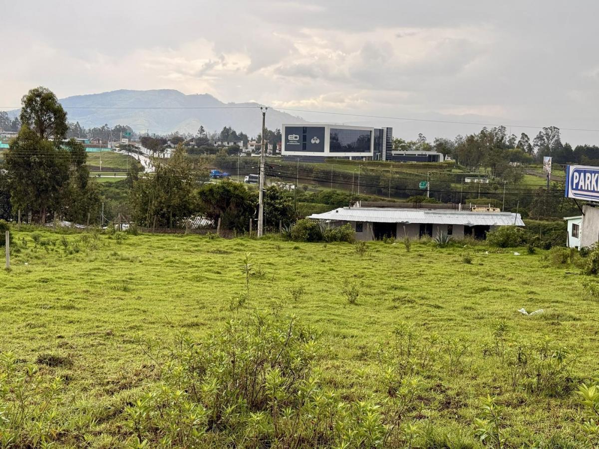 Terreno en Venta 1.934 m² Para Desarrollo Residencial o Inversión - Sector El Bergel Bajo, Tababela — imagen 2
