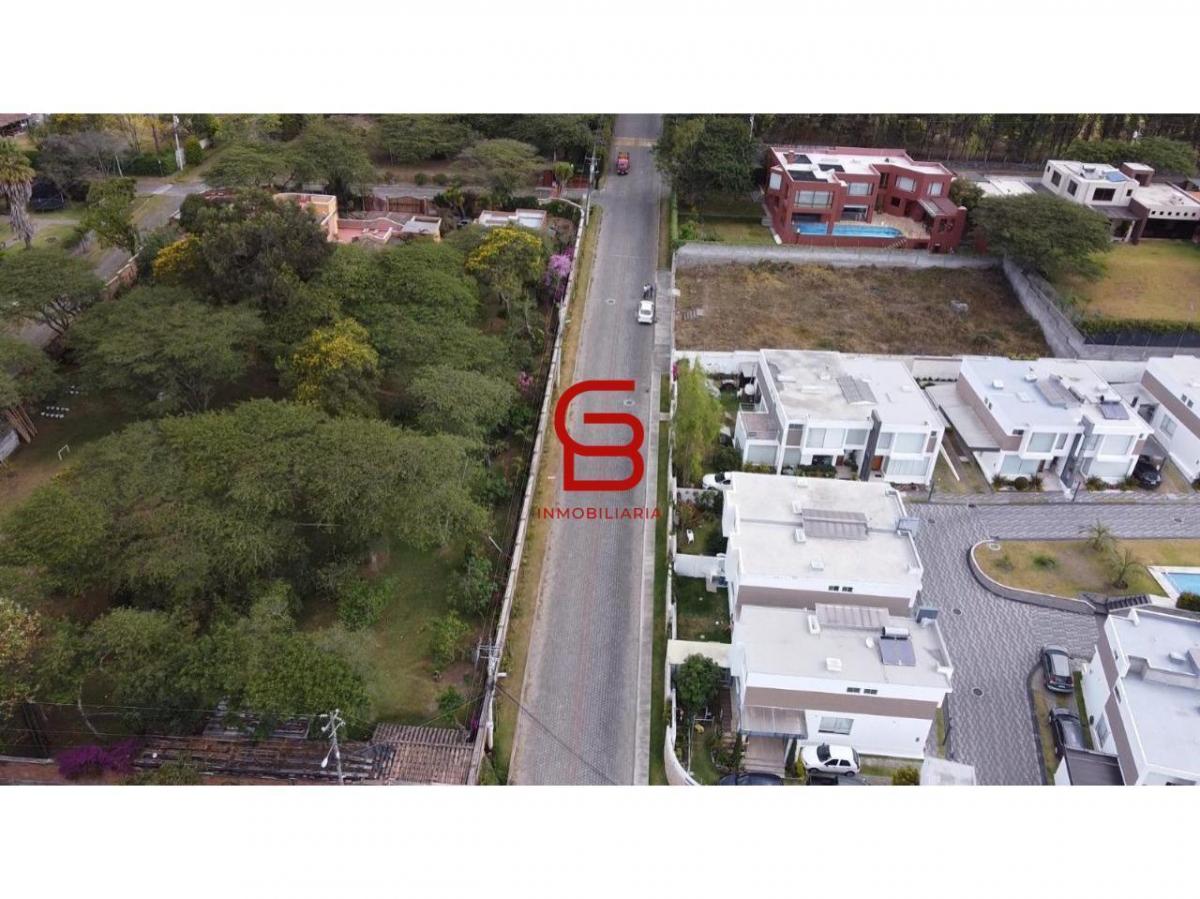 Vendo Terreno 5.325.42 m² Av Manuela Saenz Ruta Vieja Hacienda - Cumbaya — imagen 2