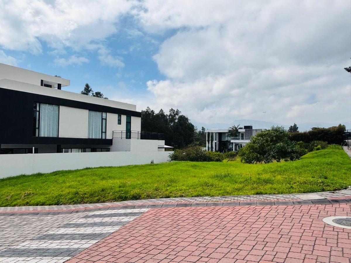 Vendo Terreno de 424 m² en $109.900 Ubicado Dentro de Moderna Lotización Privada con Guardianía 24/7 — imagen 4