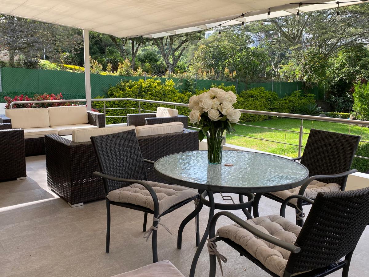 Casa Venta: 385 m², 4 Dorm, Estar, Estudio, Amplio Jardin, Suite. Urb Piscina, Canchas — imagen 6