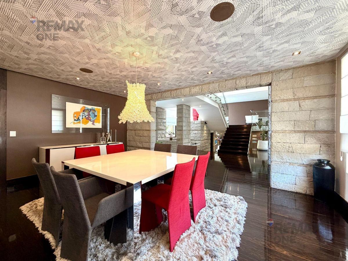 En Venta Casa de Lujo con Piscina en Cuenca, Azuay — imagen 7