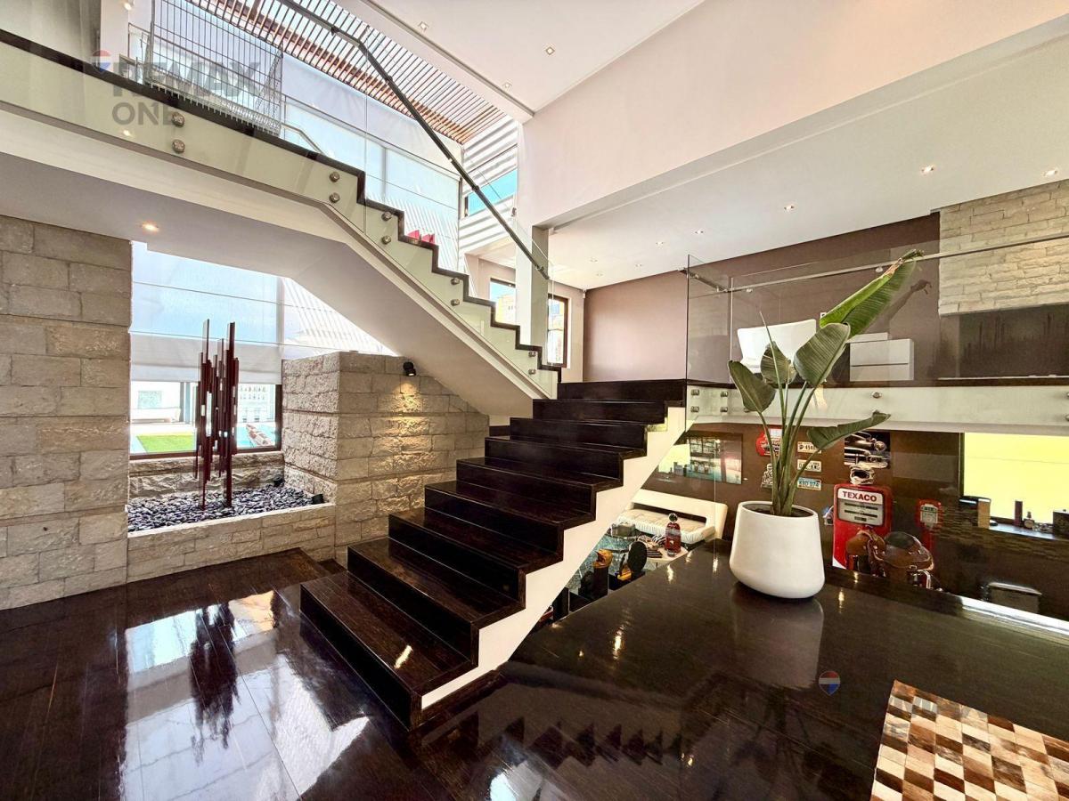 En Venta Casa de Lujo con Piscina en Cuenca, Azuay — imagen 2