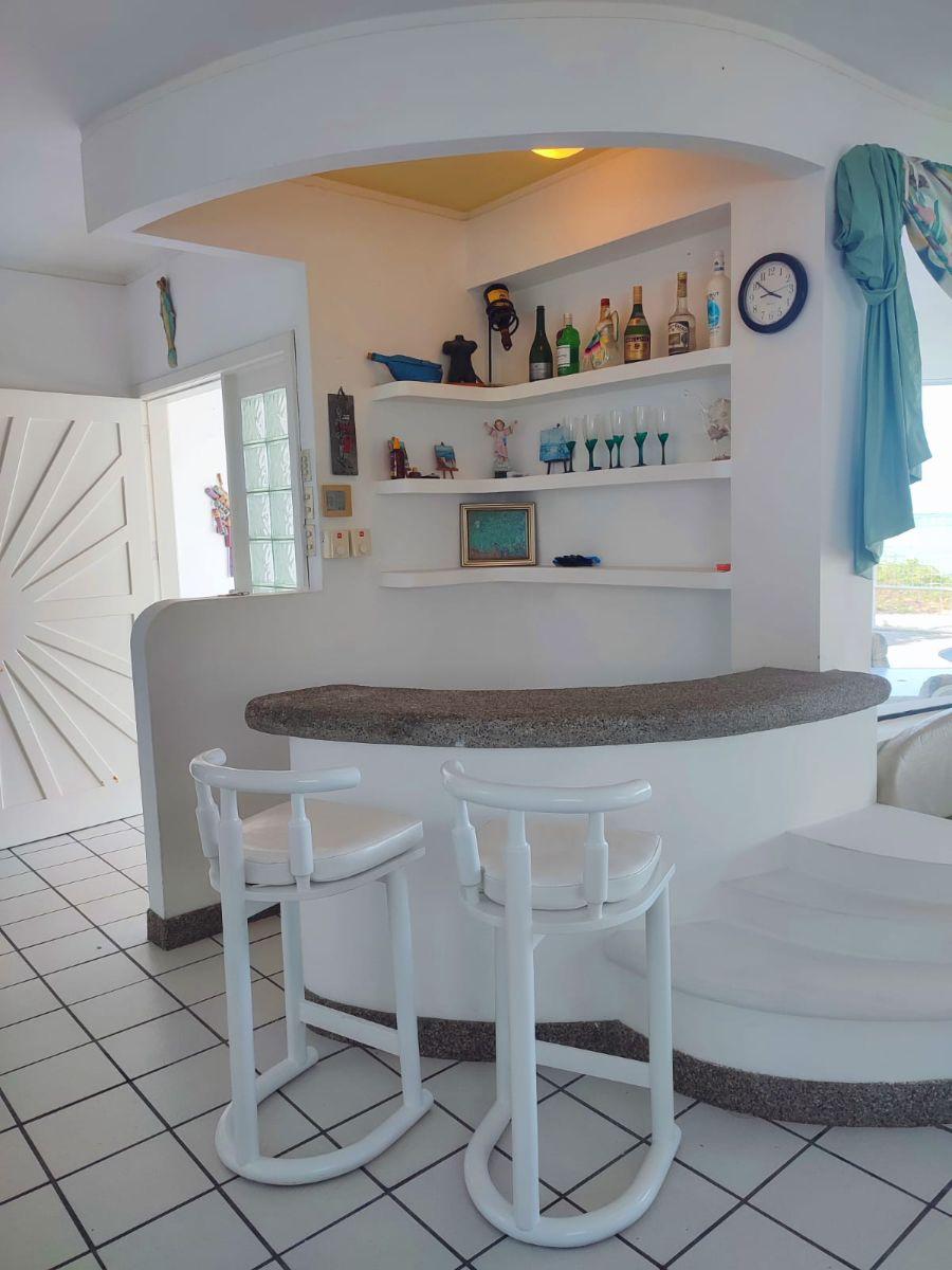 Amplia Casa con Piscina y Cancha Frente Al Mar en Las Conchas — imagen 4