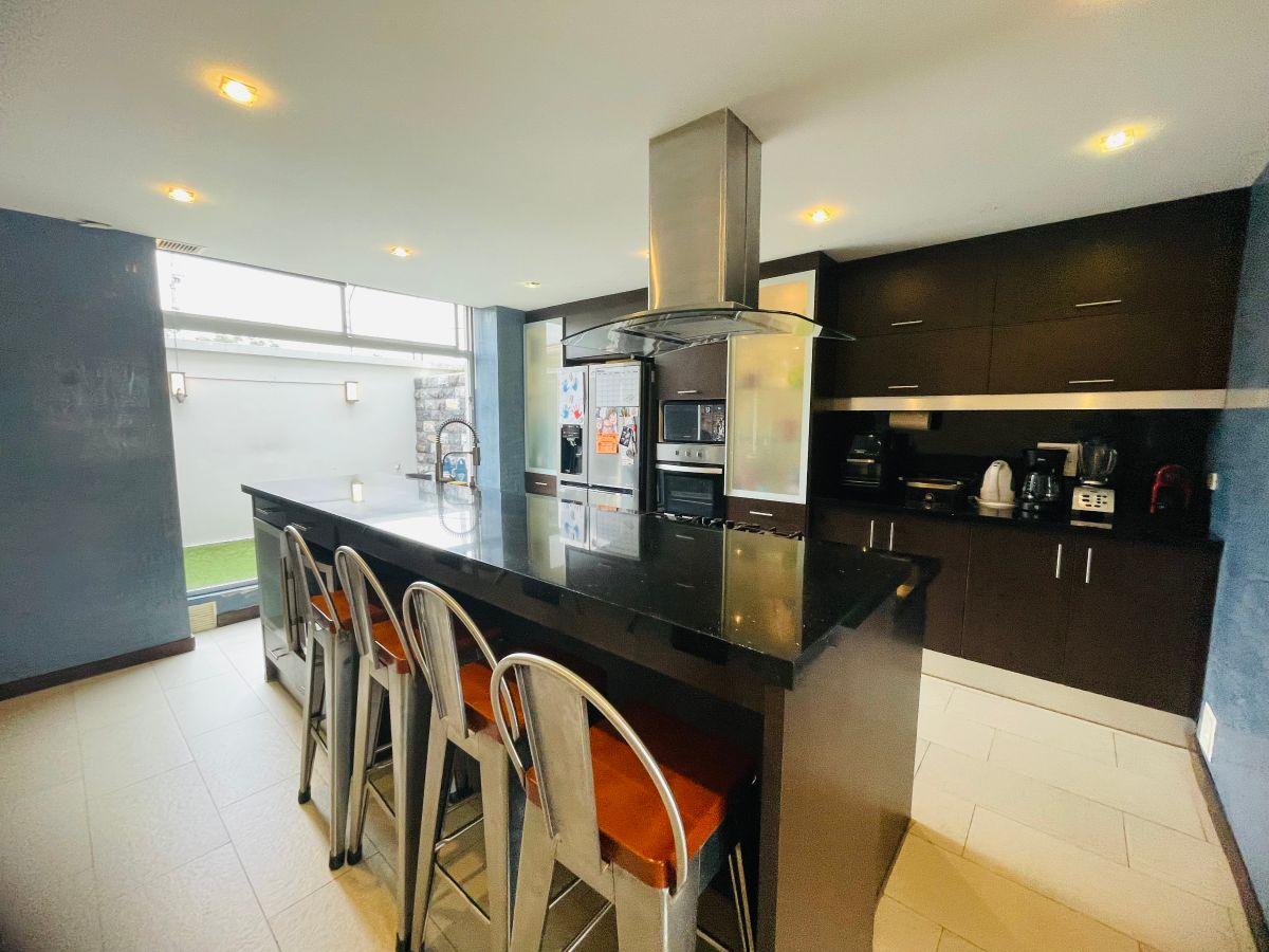 Casa con 3 Recámaras en Venta, 226 m² en Cumbayá — imagen 8