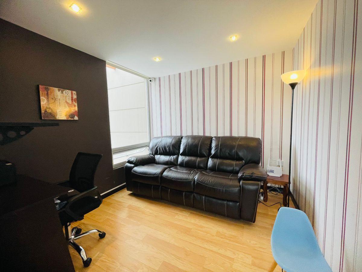 Casa con 3 Recámaras en Venta, 226 m² en Cumbayá — imagen 4
