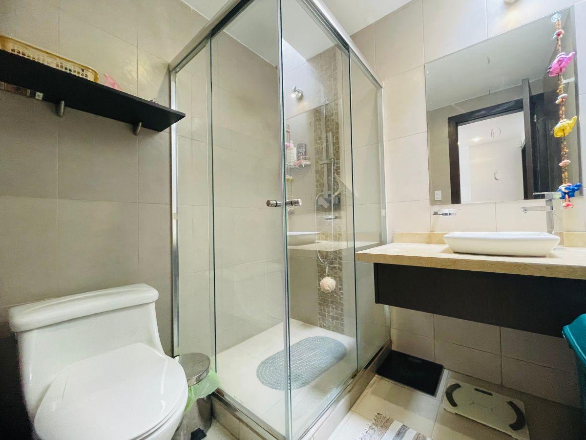 Casa con 3 Recámaras en Venta, 226 m² en Cumbayá — imagen 2