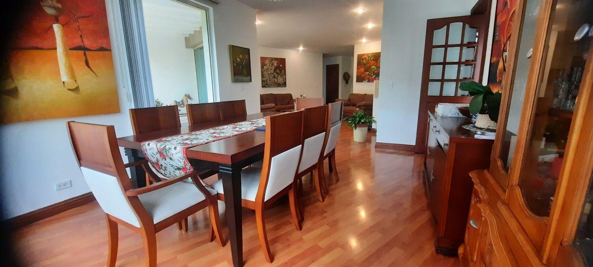 Vendo Casa Confortable Mas Suite, 385 m Cuadrados en Cumbaya — imagen 3