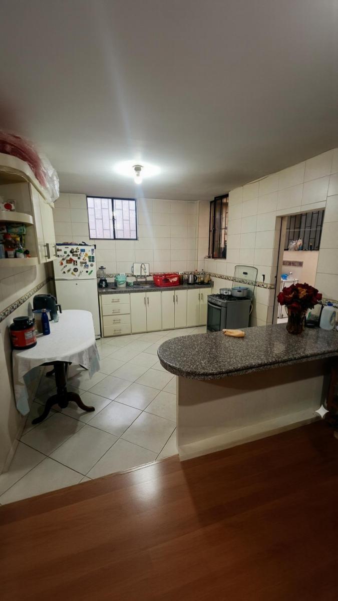 Venta Casa Rentera Quitumbe con Local Comercial — imagen 9