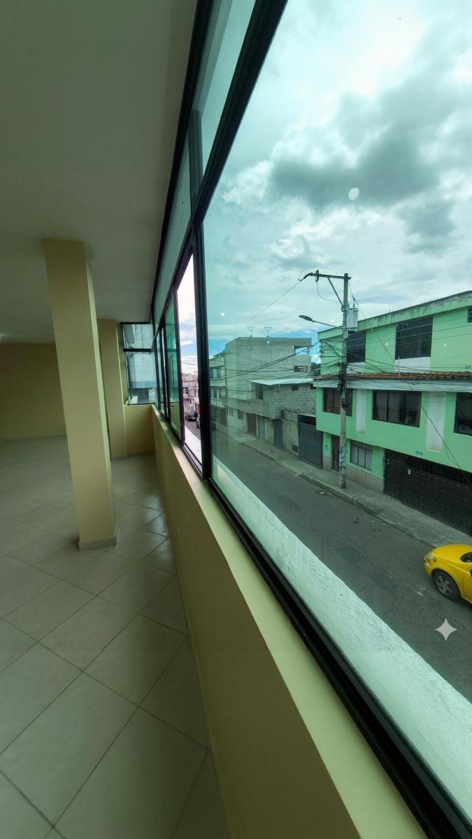 Venta Casa Rentera Quitumbe con Local Comercial — imagen 8