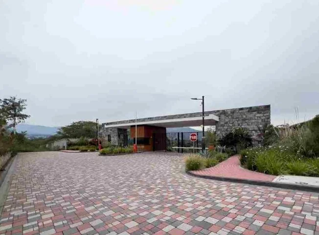 Terreno en venta en Tumbaco — imagen 1