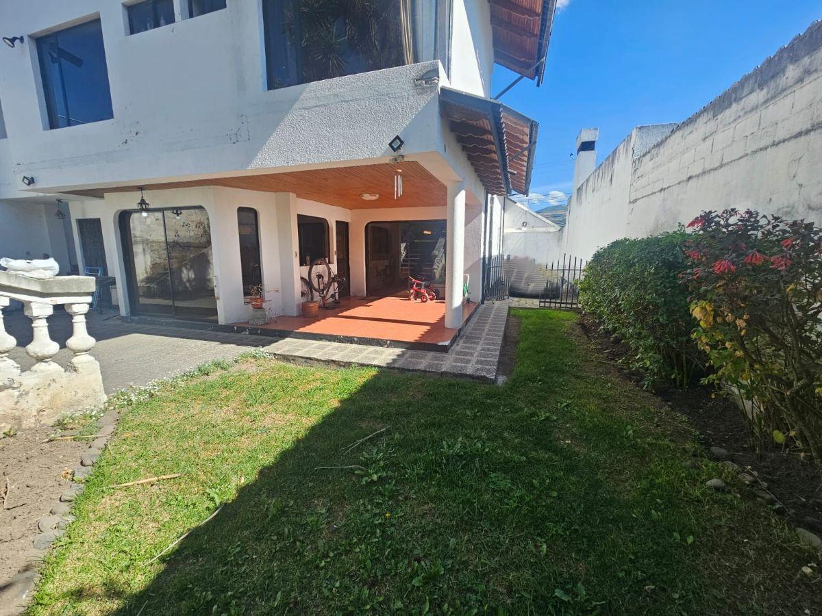 Venta Casa en Conjunto Sector Carcelén Calle Einstein, de 479 m² 4 Dorm., 3 Parqueaderos — imagen 10