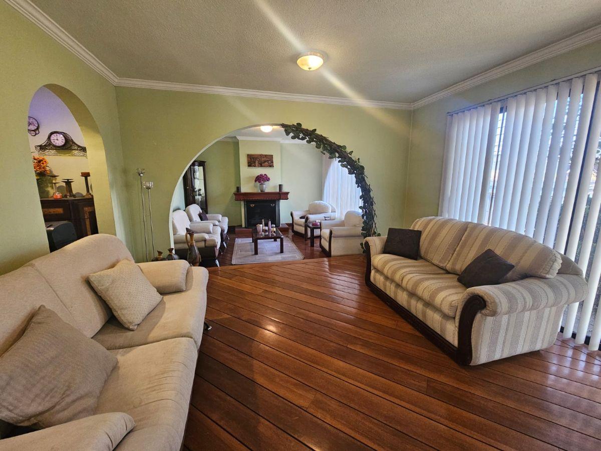 Venta Casa en Conjunto Sector Carcelén Calle Einstein, de 479 m² 4 Dorm., 3 Parqueaderos — imagen 6