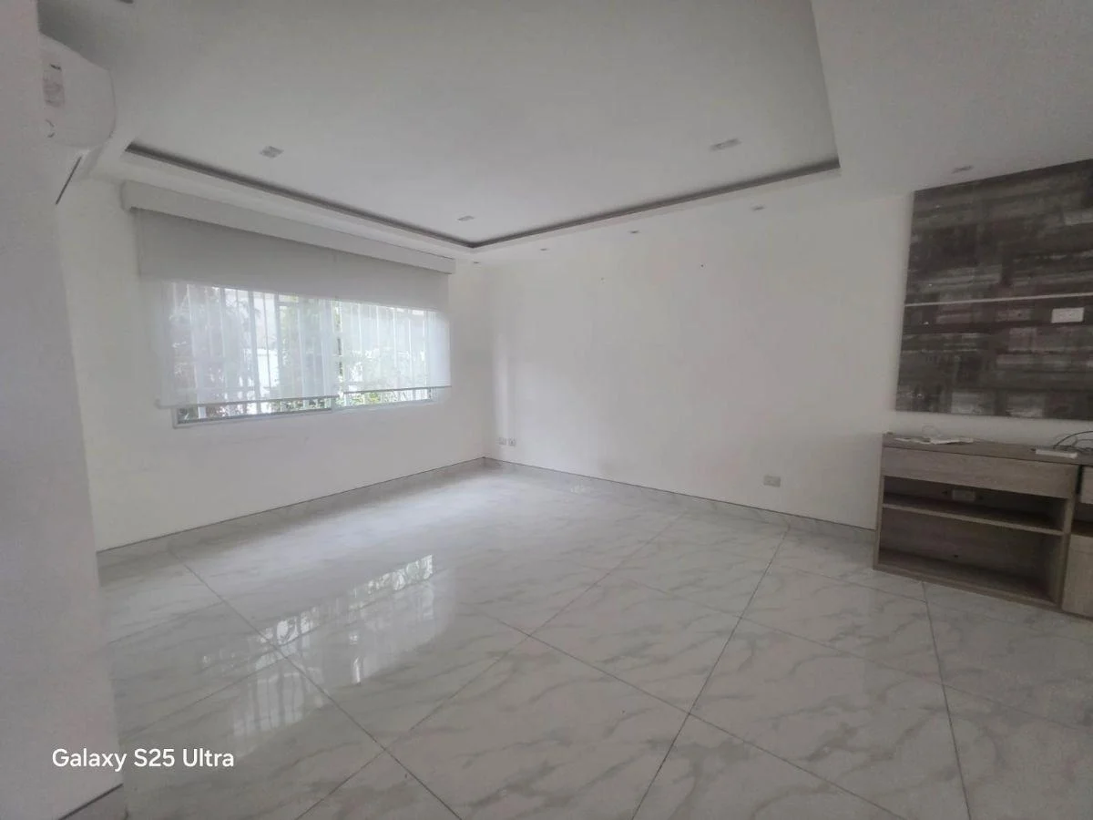 Kennedy Norte, Casa de 3 Dorm. con 250 m² en Venta, Guayas — imagen 8