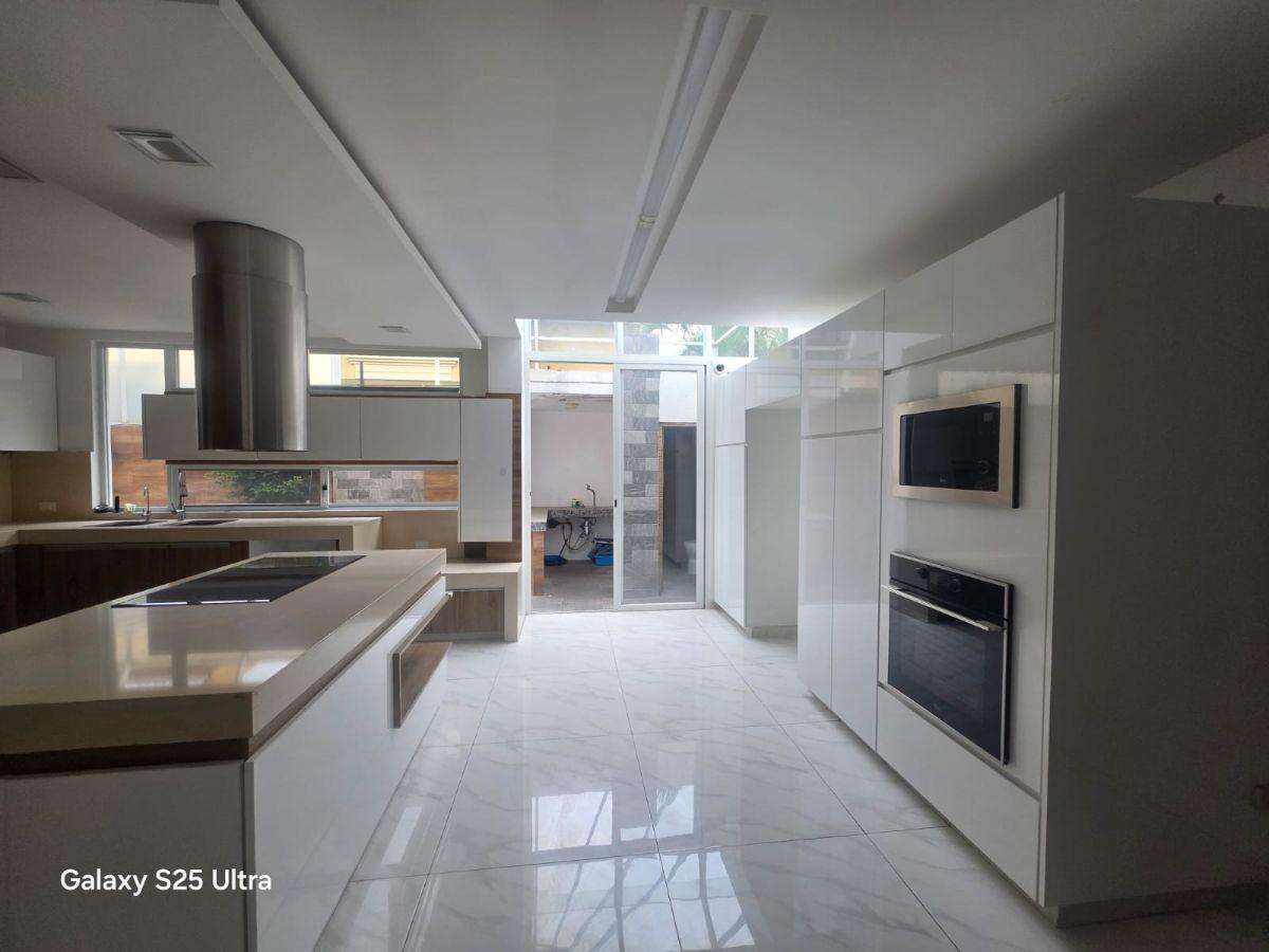 Kennedy Norte, Casa de 3 Dorm. con 250 m² en Venta, Guayas — imagen 6