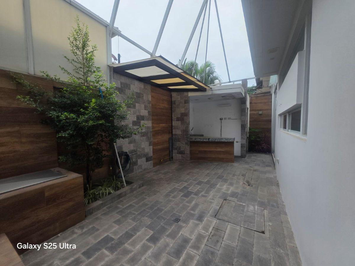 Kennedy Norte, Casa de 3 Dorm. con 250 m² en Venta, Guayas — imagen 2