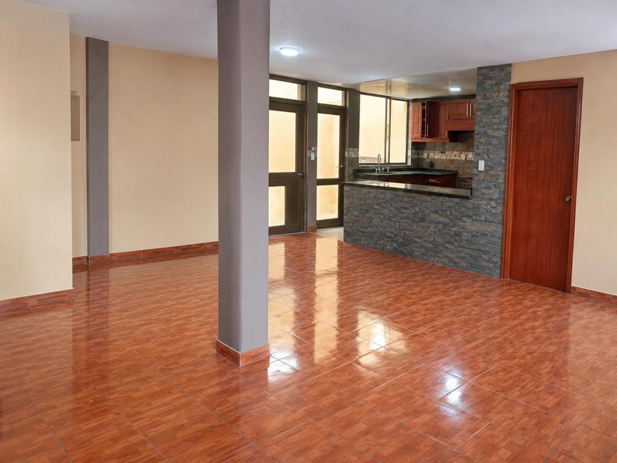 Casa Rentera en Venta – Sector Las Cuadras - 4 Departamentos — imagen 6