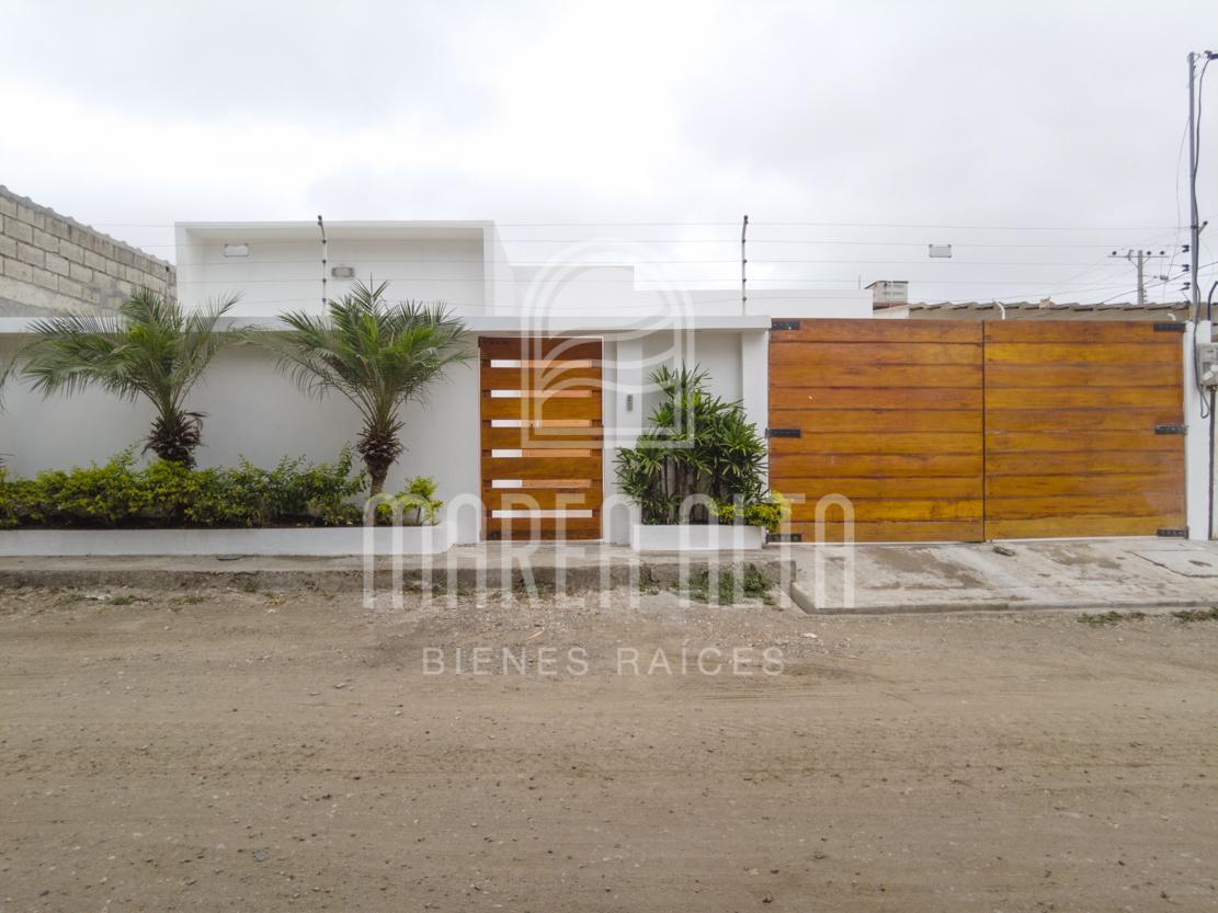 Casa con Piscina a Pasos del Mar en Salinas — imagen 7