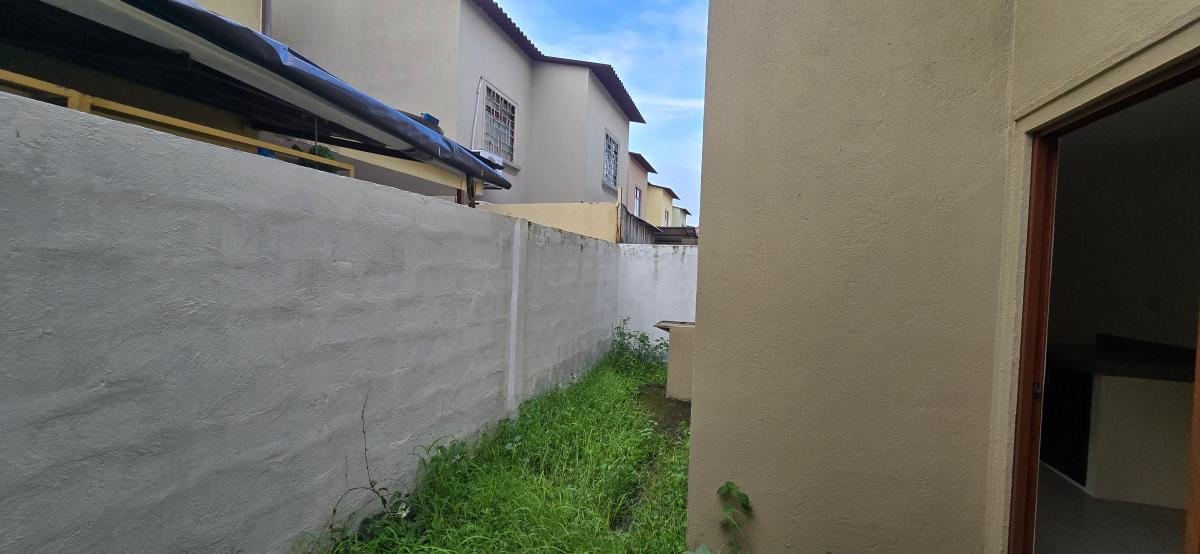 Vendo Casa La Rioja Bolonia 4 Dorm. 3 Baños Estrene, Guayas — imagen 7