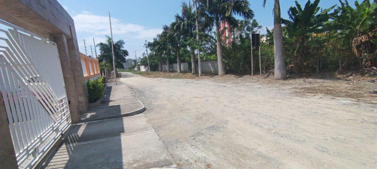 Vendo Lindo Terreno de 1800 m² en Tonsupa, Av del Pacífico, Acepto Ofertas — imagen 2