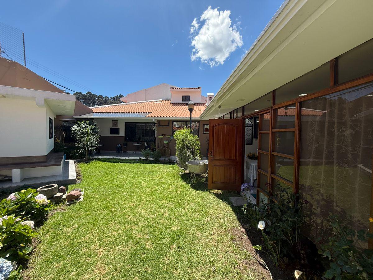 Amplia Casa en Venta, Azuay — imagen 9