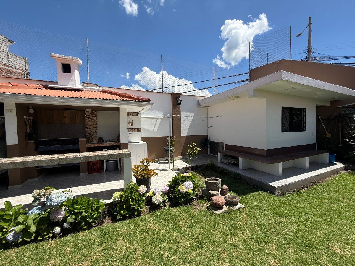Amplia Casa en Venta, Azuay — imagen 8