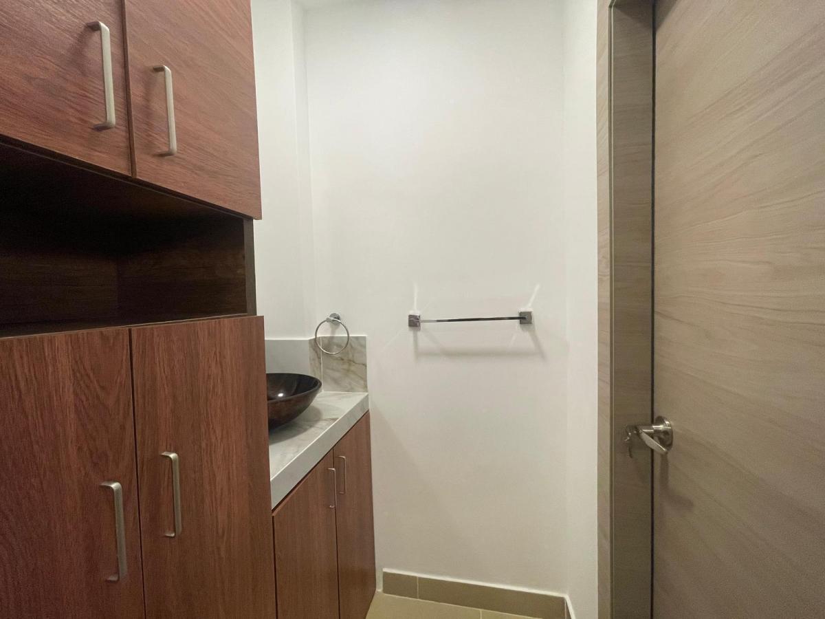 Suite de Estreno Amoblada en Venta en Kennedy Norte Alemo, Guayas — imagen 3
