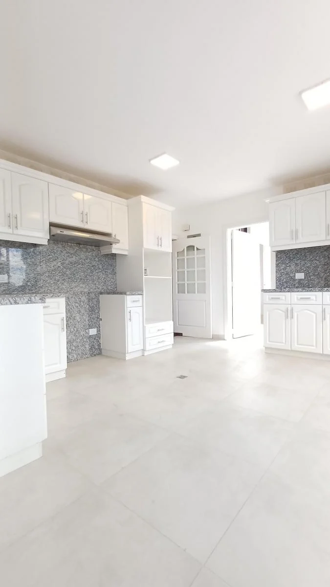 Casa en Venta, 4 Habitaciones, 3 Garages, Estudio con Baño, Terraza _ Conjunto Privado, San Rafael — imagen 5