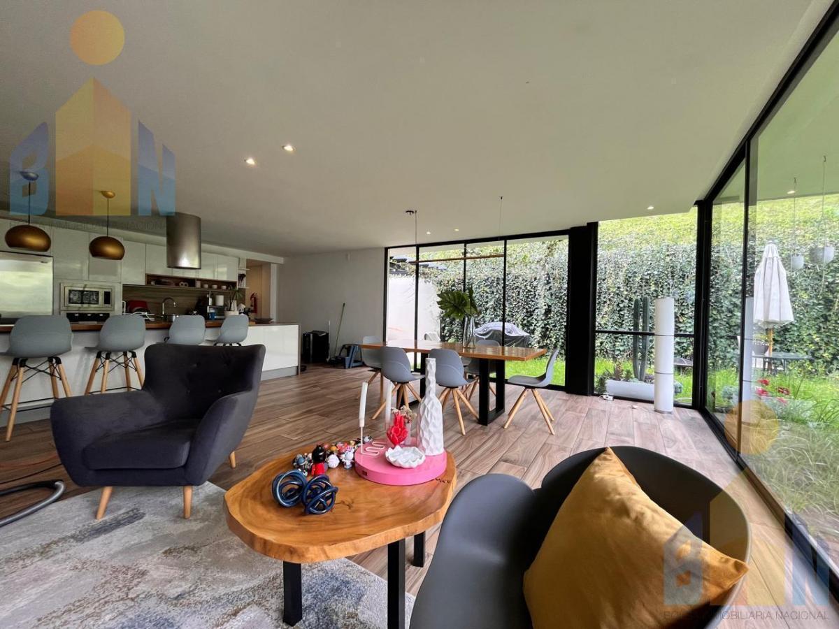 Departamento de Lujo de Venta en San Juan de Cumbayá — imagen 9