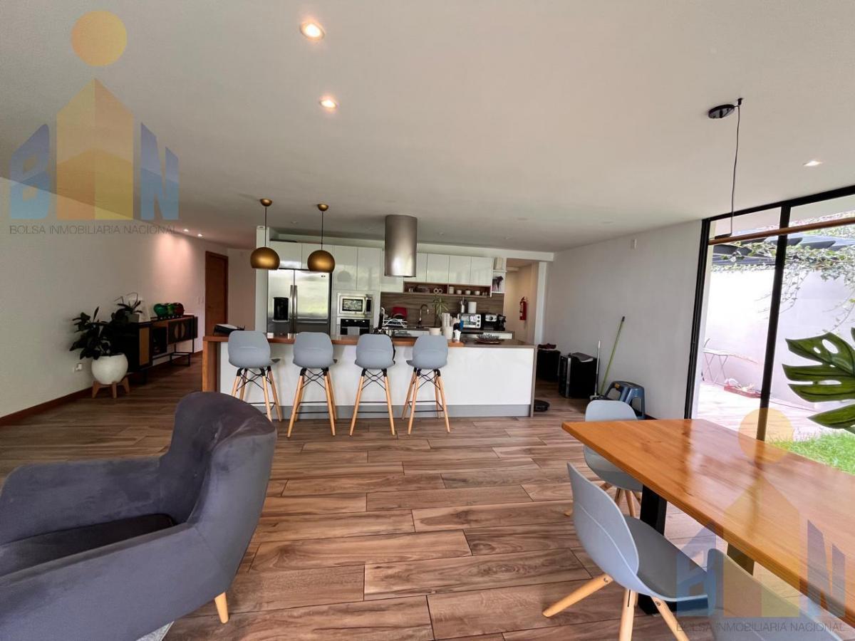 Departamento de Lujo de Venta en San Juan de Cumbayá — imagen 7